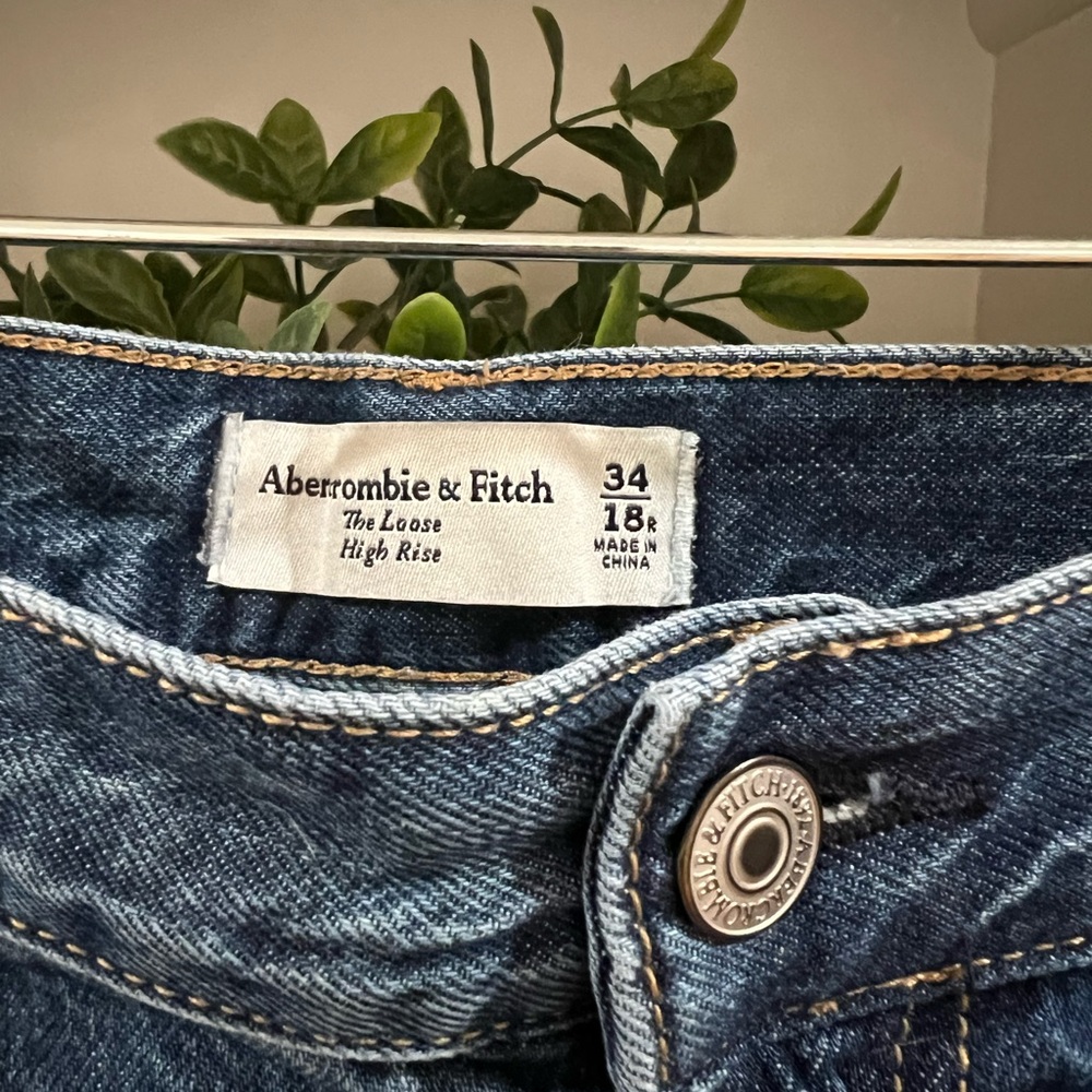 Abercrombie & Fitch High-Rise Loose Women's Jeans